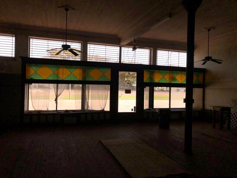 More Photos Of 6321 Commerce St, Wallis Storefront Retail Office For Lease