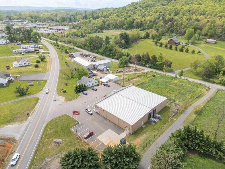 More Photos Of 555 Fort Chiswell Rd, Fort Chiswell Freestanding For Sale