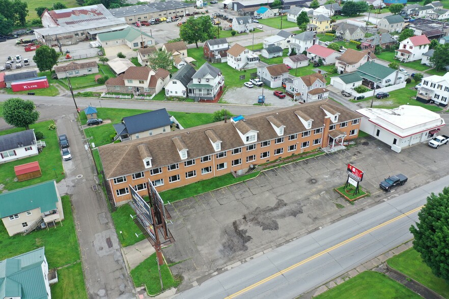 More Photos Of 834 3rd St, New Martinsville Hotel For Sale