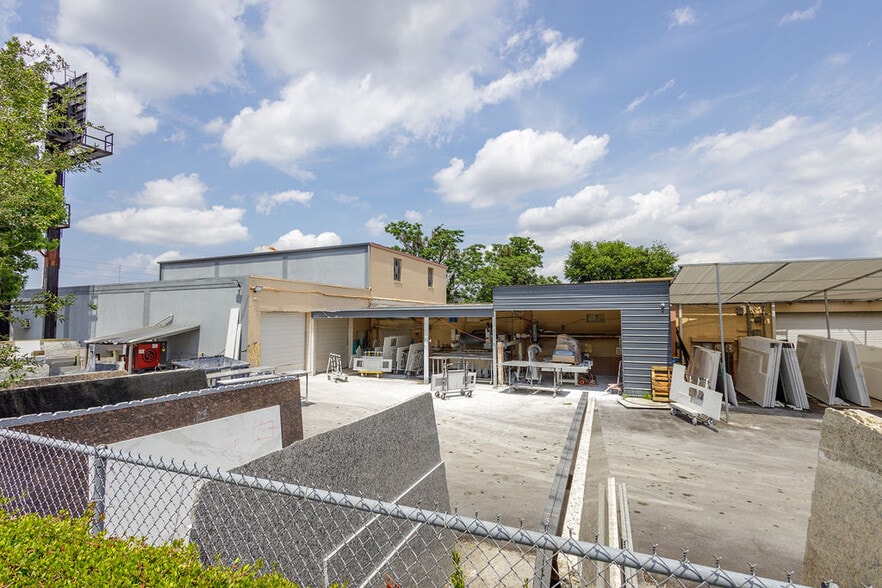 More Photos Of 2520 Hansrob Rd, Orlando Light Manufacturing For Sale