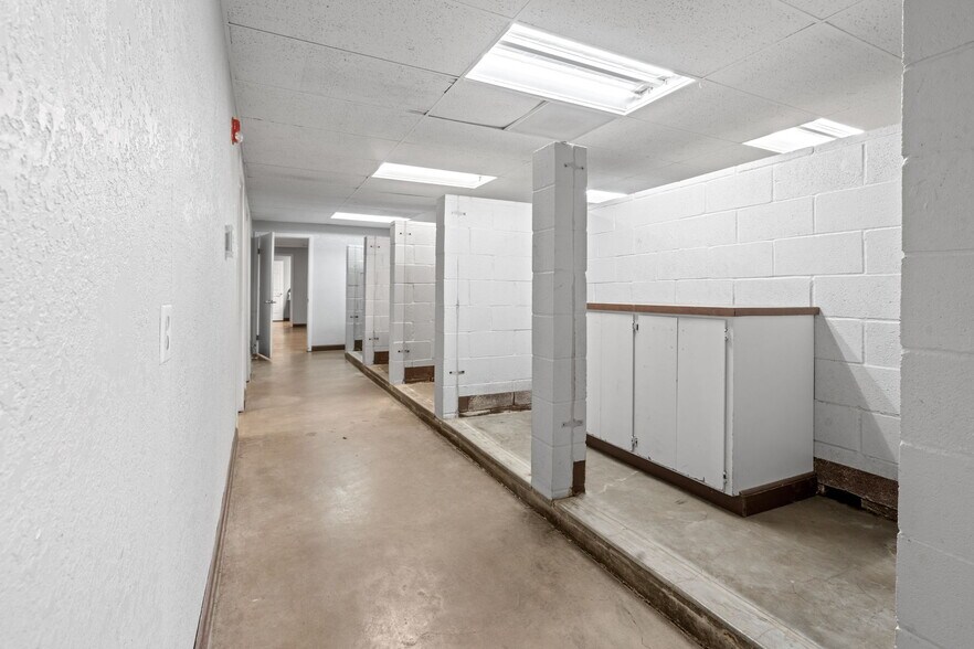 More Photos Of 5620 Rowlett Rd, Rowlett General Retail For Sale