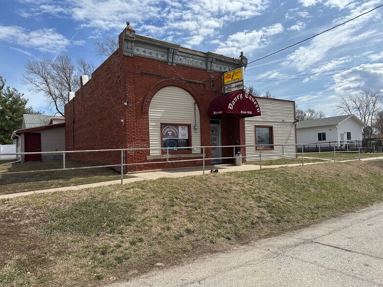 Primary Photo Of 17740 N 2nd St, Davey Bar For Sale