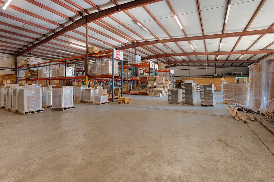 More Photos Of 1849 US-41, Calhoun Warehouse For Sale