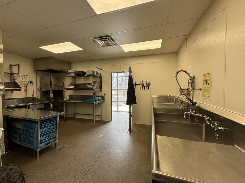 More Photos Of 20390 N M 52, Chelsea Restaurant For Lease