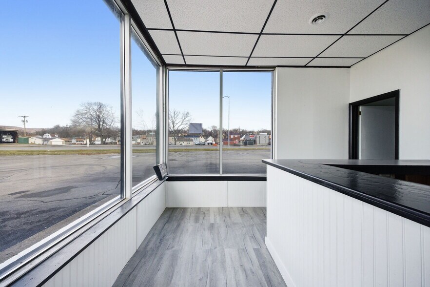 More Photos Of 400 5th Ave, New Brighton Auto Repair For Sale