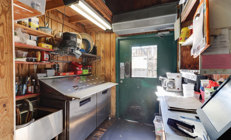 More Photos Of 744 Main St, Lumberton Bar For Sale