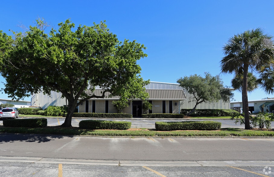 More Photos Of 12910 Automobile Blvd, Clearwater Manufacturing For Lease