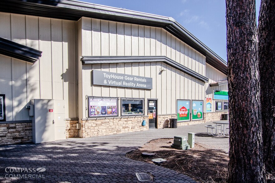 More Photos Of 56896 Venture Ln, Sunriver Storefront For Lease