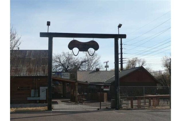 More Photos Of 607 W Main St, Payson Bar For Sale