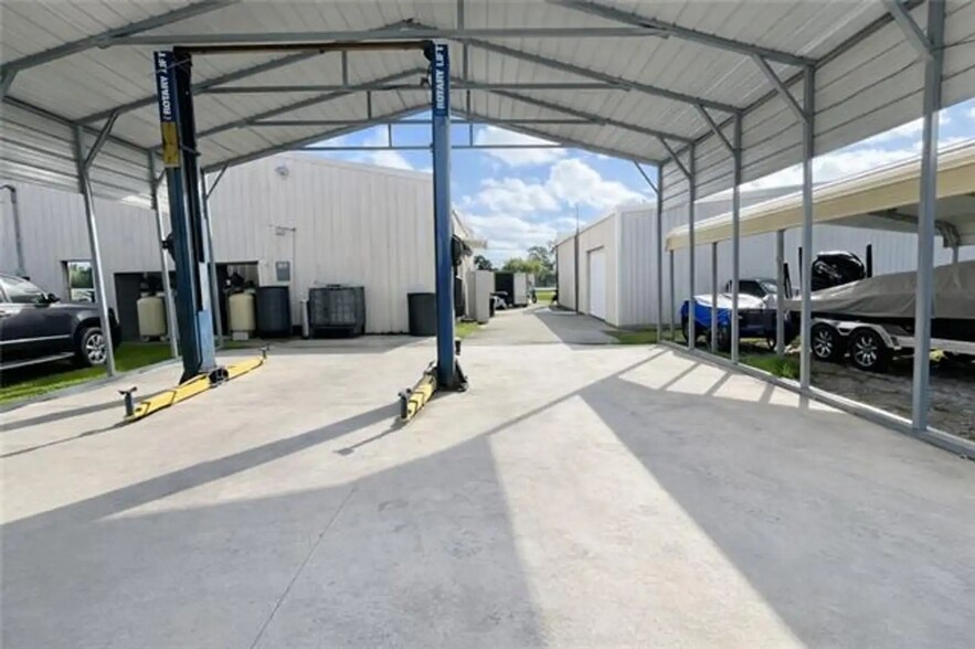 More Photos Of 7650 LA- 23, Belle Chasse General Retail For Sale
