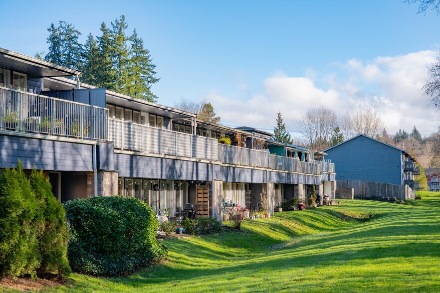 More Photos Of 21125 81st Dr NE, Arlington Apartments For Sale