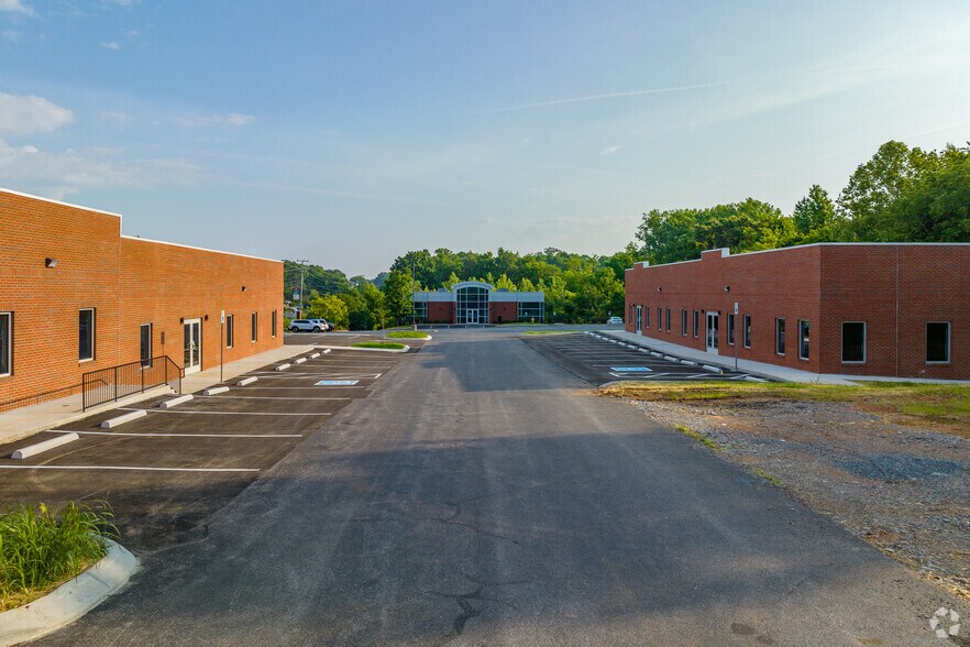 More Photos Of 101 Otis Smith Dr, Clarksville Medical For Lease