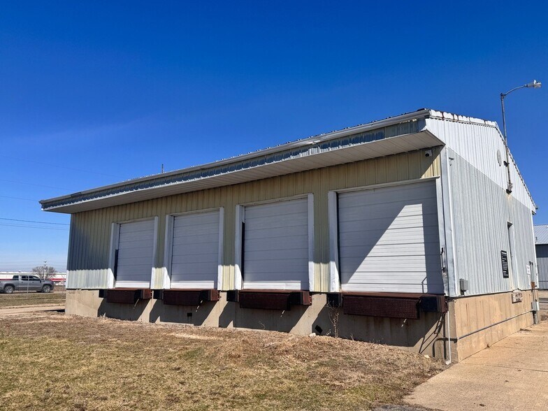 More Photos Of 440 E Backbone Rd, Princeton Warehouse For Sale