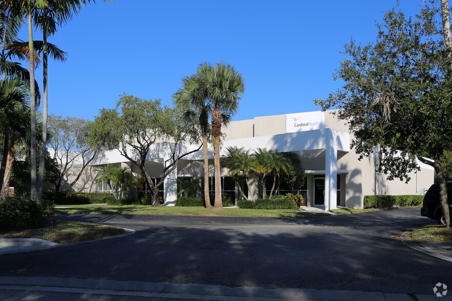 More Photos Of 880 Jupiter Park Dr, Jupiter Light Manufacturing For Sale