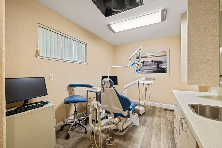 More Photos Of 7001 Greenback Ln, Citrus Heights Medical For Sale