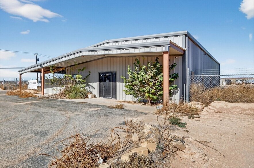 More Photos Of 8316 W I-20, Midland Warehouse For Lease
