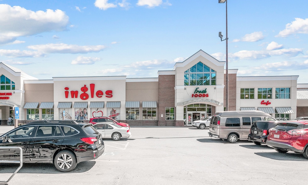 More Photos Of 104-150 Riverstone Pky, Canton General Retail For Lease