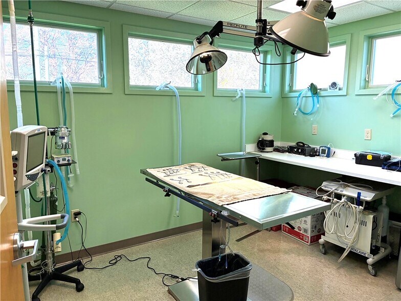 More Photos Of 1055 Denise Rd, Greece Veterinarian Kennel For Sale