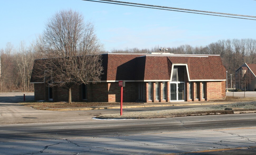 More Photos Of 1935 State Route 59, Kent Restaurant For Lease