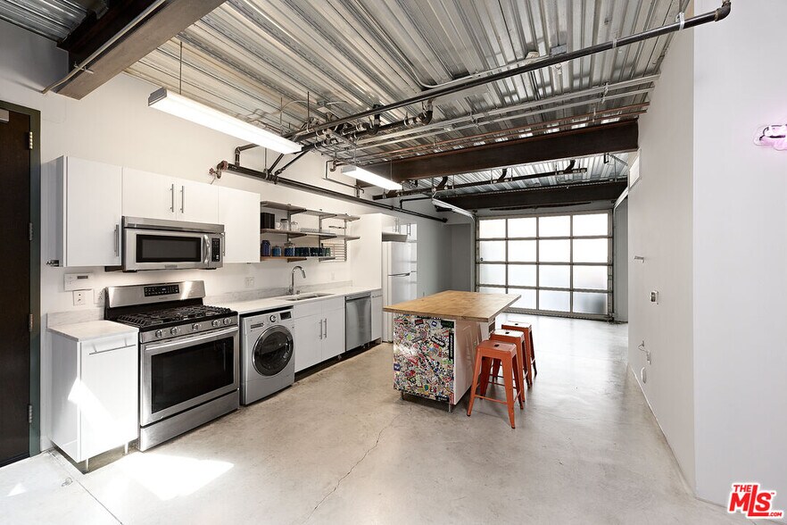 More Photos Of 1046 Princeton #108 dr, Marina Del Rey Office For Sale