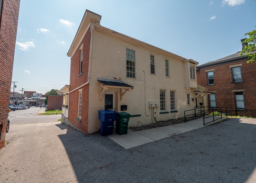 More Photos Of 15 N Franklin St, Delaware Office For Sale