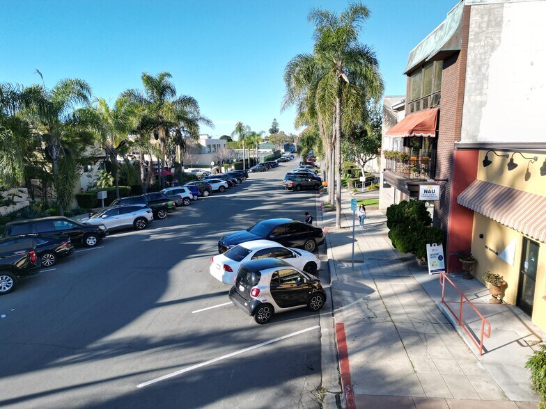 More Photos Of 7527 Draper Ave, La Jolla Medical For Lease