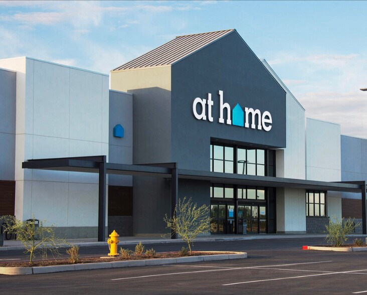 More Photos Of 4671-4697 Commercial Dr, New Hartford Storefront For Lease