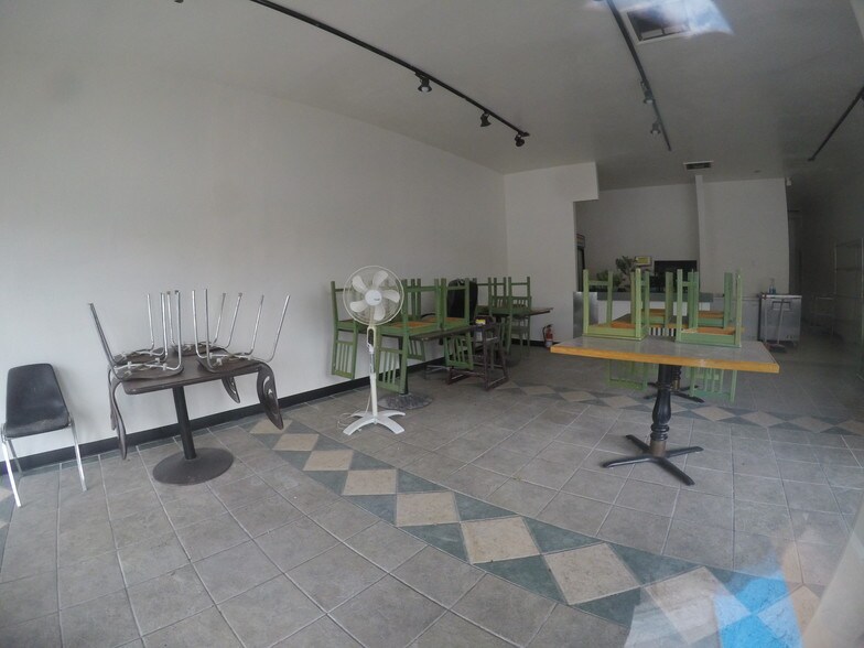 More Photos Of 7780 Foothill Blvd, Tujunga Restaurant For Sale