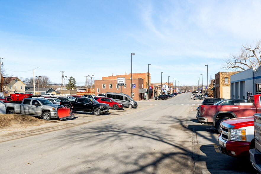 More Photos Of 205 Main St, Louisville Storefront For Sale