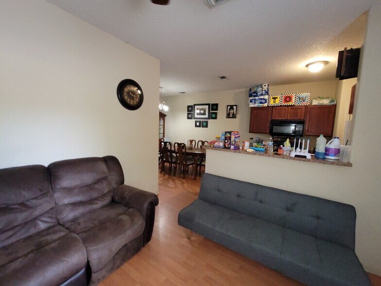 More Photos Of 10911 Baltic St, San Antonio Apartments For Sale