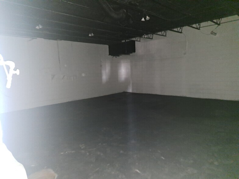 More Photos Of 1724 N 13th St, Saint Louis Industrial For Lease