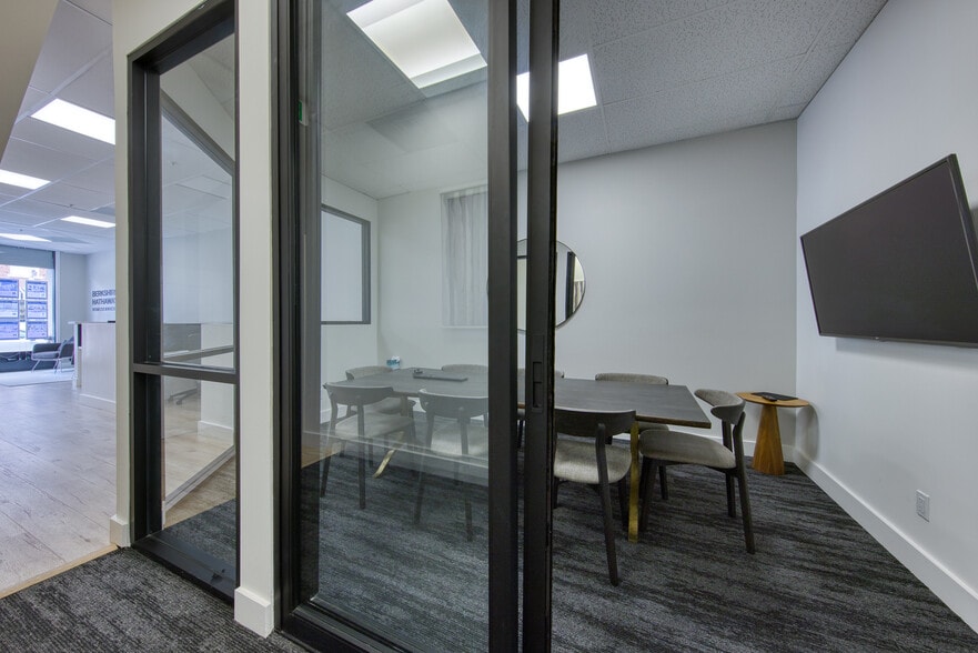 More Photos Of 2425 California St, San Francisco Storefront For Lease