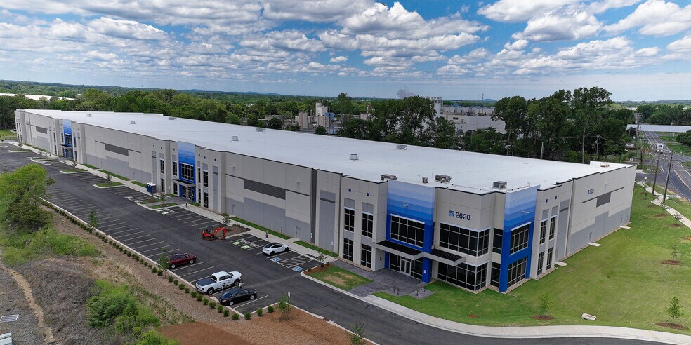 More Photos Of 2620 Nevada Blvd, Charlotte Distribution For Lease