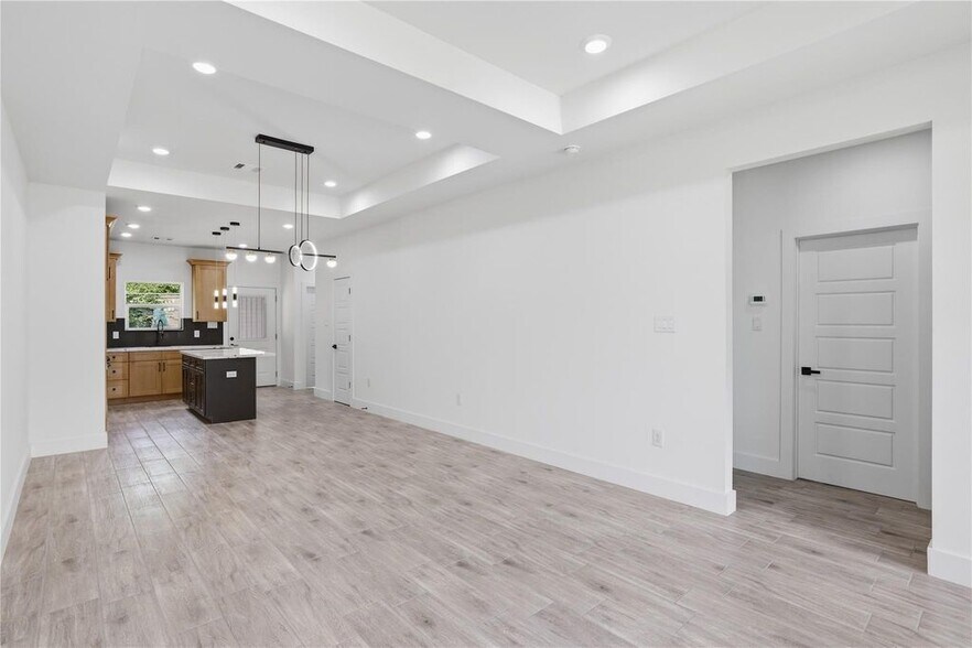 More Photos Of 5515 Elm Springs Dr, Houston Apartments For Sale