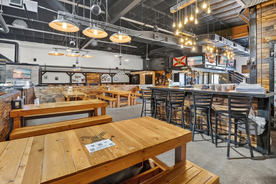 More Photos Of 10-14 W Illiana St, Orlando Warehouse For Sale