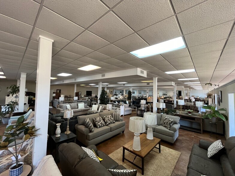 More Photos Of 1103 E Main St, Philadelphia Storefront For Sale