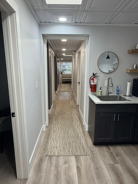 More Photos Of 18524 Mack Ave, Grosse Pointe Loft Creative Space For Sale