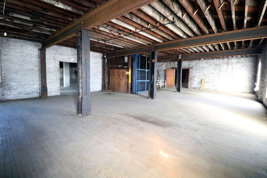 More Photos Of 312 N 7th St, Steubenville Warehouse For Sale