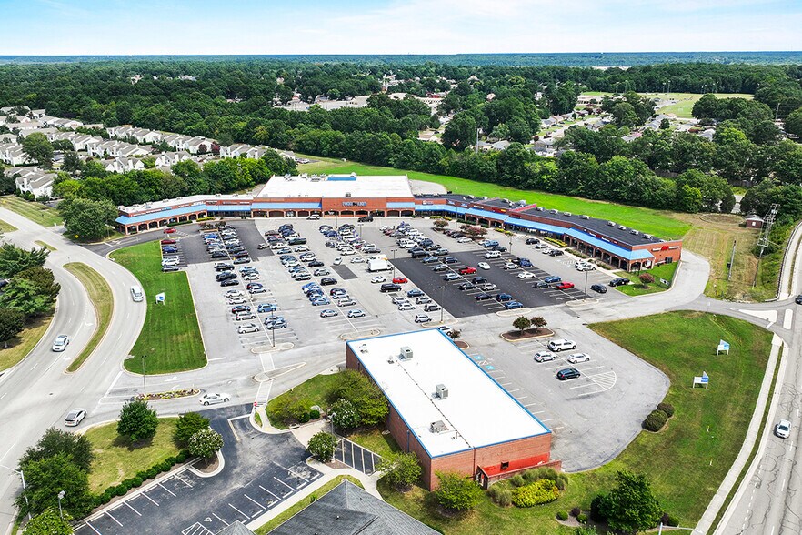 More Photos Of 1-34 Dunlop Village Cir, Colonial Heights Unknown For Lease