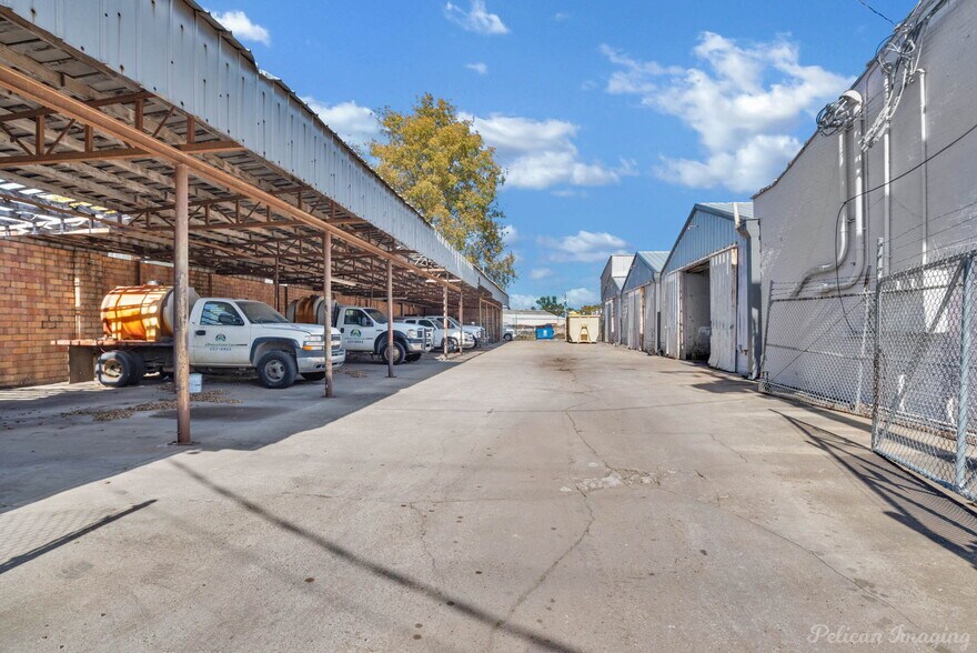 More Photos Of 250 Montgomery St, Shreveport Warehouse For Sale