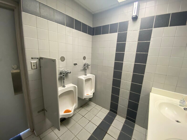 More Photos Of 630 W 17th Pl, Tempe Schools For Lease