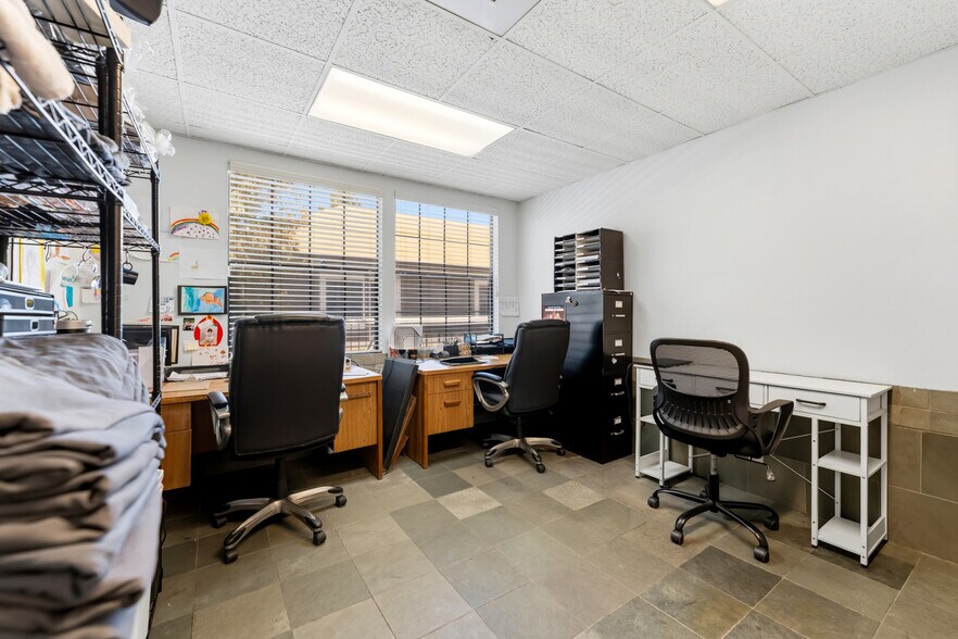 More Photos Of 2900 Bristol St, Costa Mesa Office For Sale