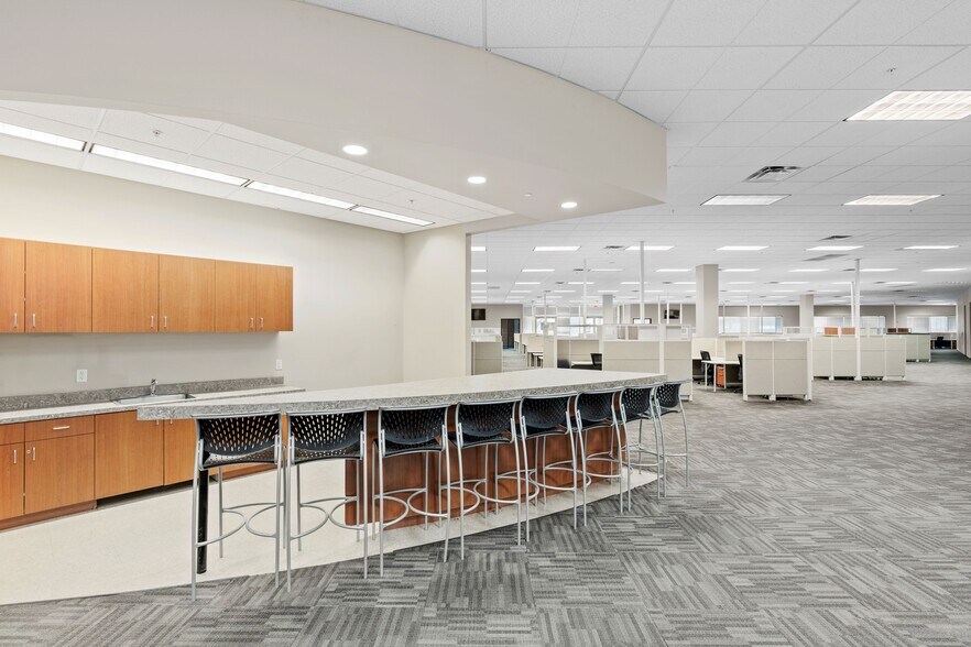 More Photos Of 2625 W Grandview Rd, Phoenix Office For Lease