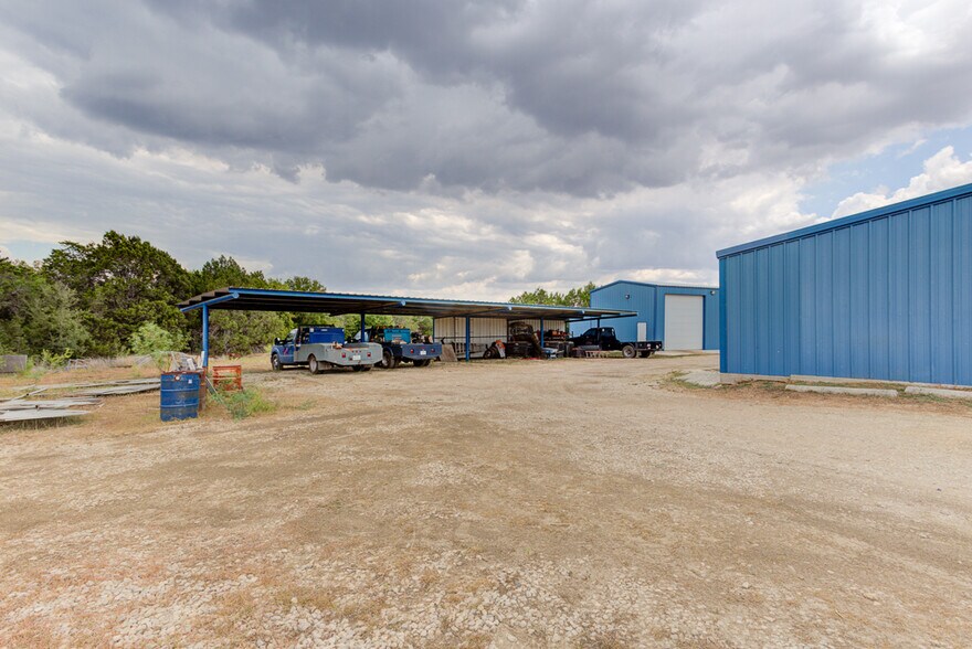 More Photos Of 9425 Schoenthal Rd, New Braunfels Warehouse For Sale