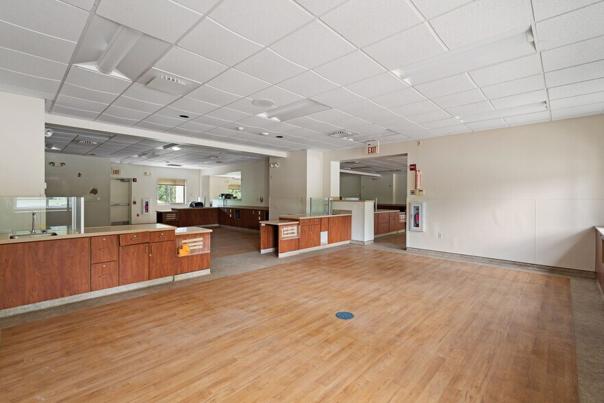 More Photos Of 4 Corwin Ct, Newburgh Medical For Sale