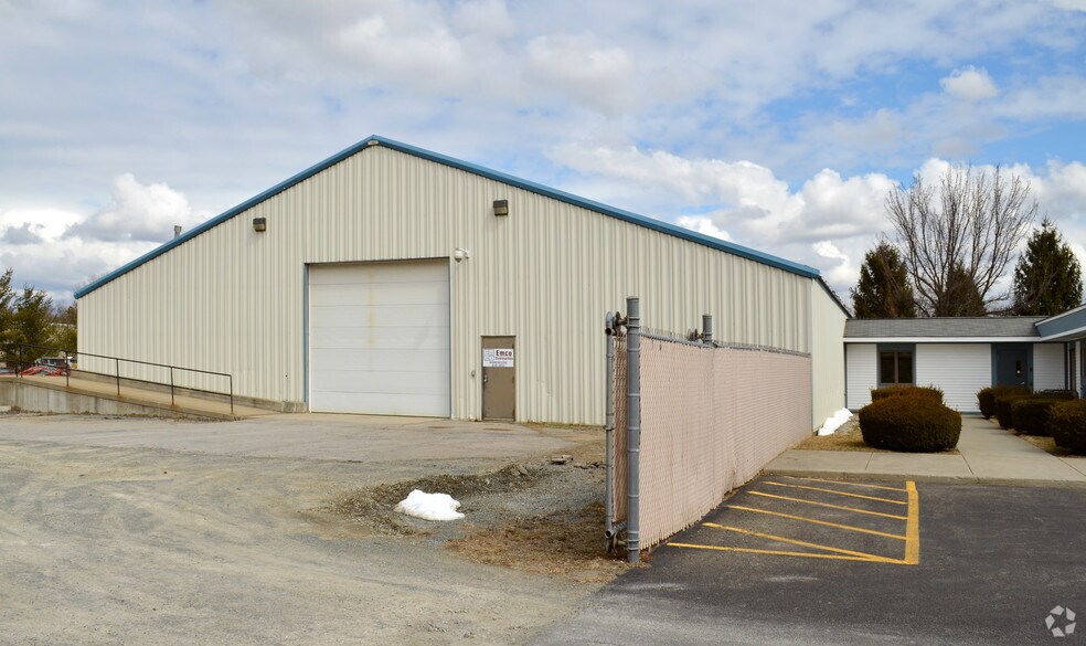 More Photos Of 14 Petra Ln, Albany Light Distribution For Lease