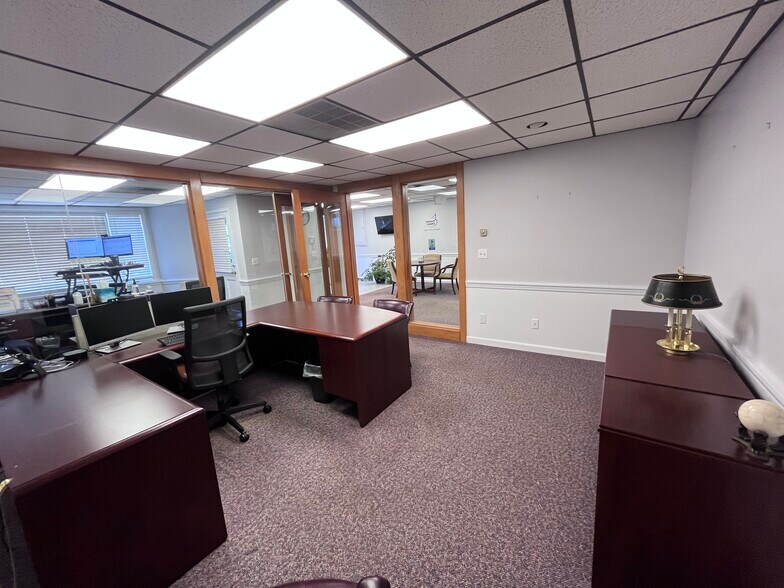 More Photos Of 34 Market St, Amesbury Freestanding For Lease