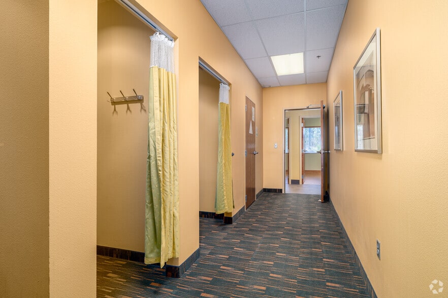 More Photos Of 77840 Flora Rd, Palm Desert Medical For Sale