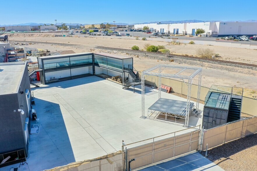 More Photos Of 4251 W Oquendo Rd, Las Vegas Light Distribution For Sale