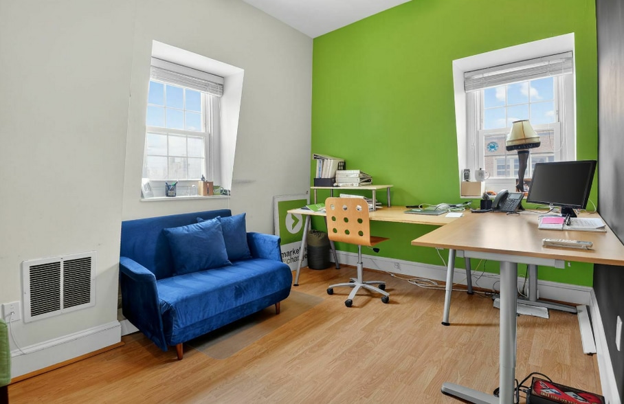 More Photos Of 110 S Columbus St, Alexandria Storefront Retail Office For Sale
